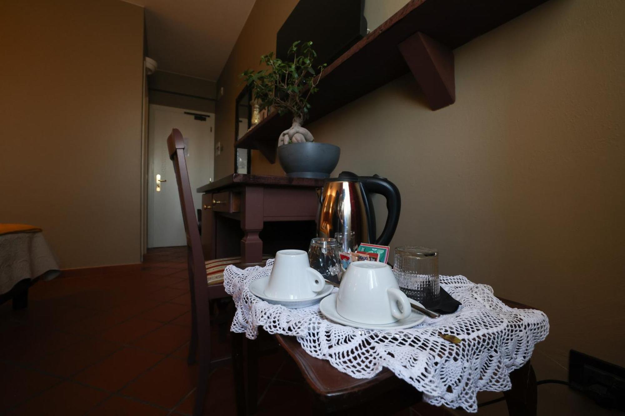 Hotel Florence Манерба-дель-Гарда Номер фото