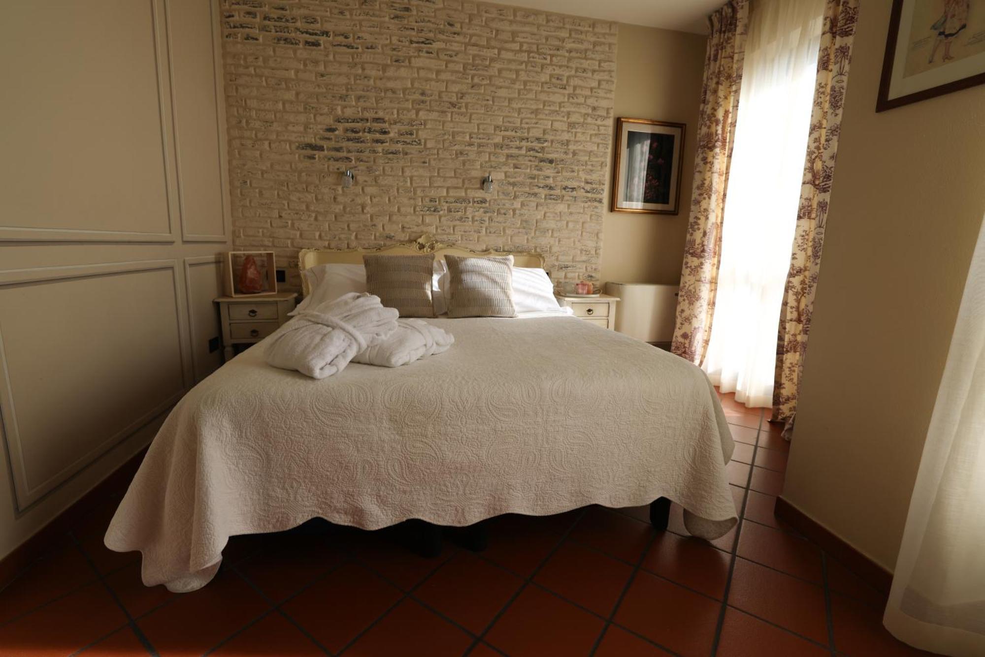 Hotel Florence Манерба-дель-Гарда Экстерьер фото