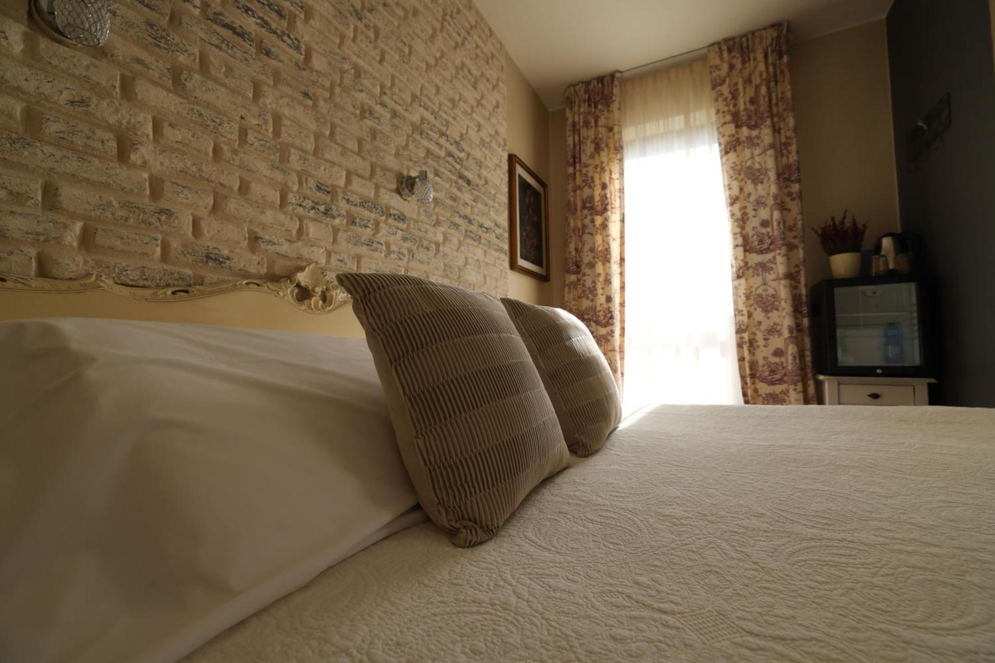 Hotel Florence Манерба-дель-Гарда Номер фото