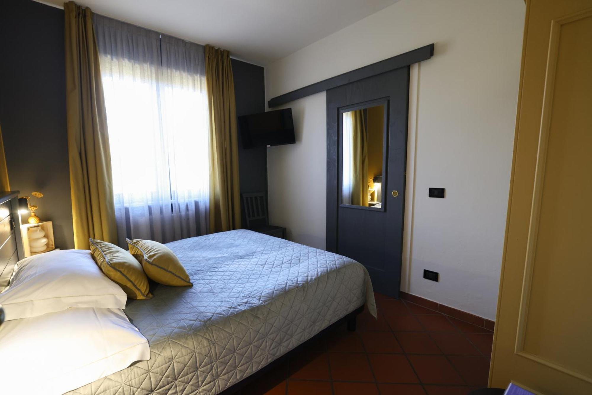 Hotel Florence Манерба-дель-Гарда Экстерьер фото