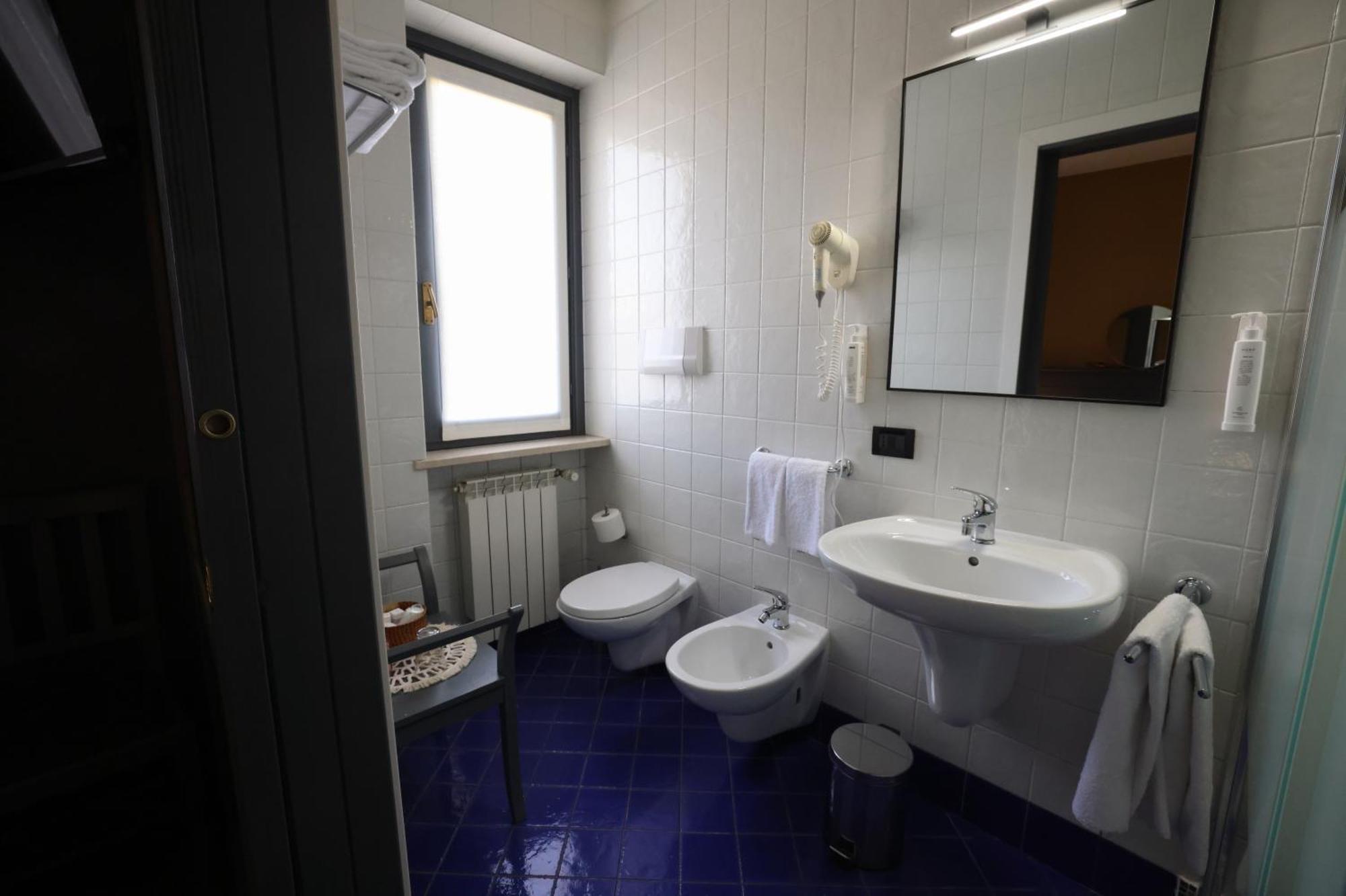 Hotel Florence Манерба-дель-Гарда Номер фото